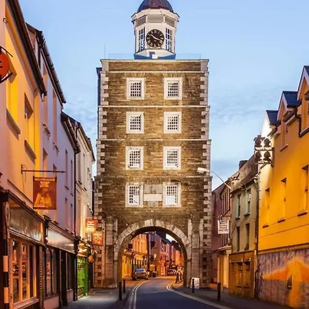 Summerfield Garden アパート ヨール